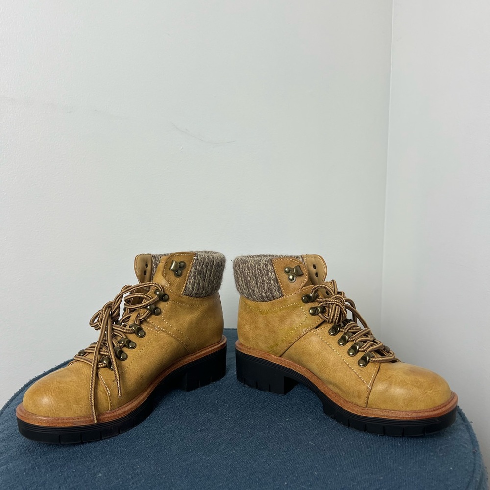 MIA Girls Tan Boots with Knit Cuff - Picture 3 of 7